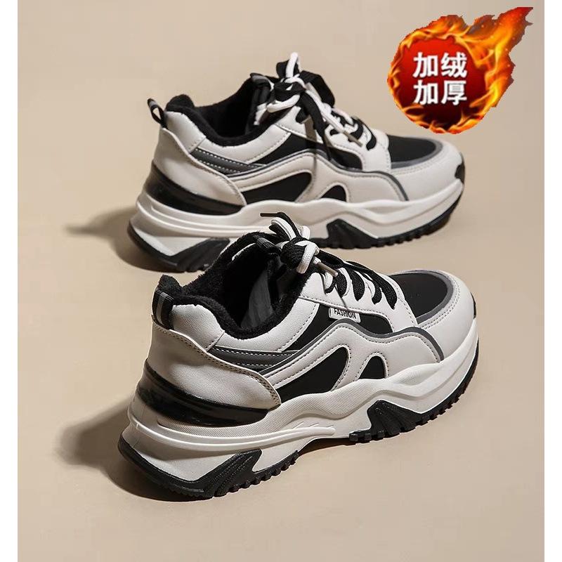 Neue Sport- und Freizeitschuhe für Frühling und Herbst, im Ins-Trend, mit dicker Sohle und leichte Dad-Studenten-Modelle mit weicher Sohle
