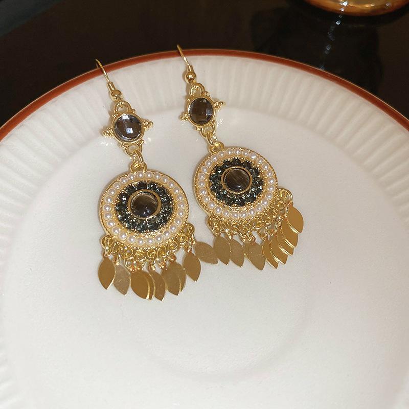 Europäischer und amerikanischer ethnischer Stil, mit Diamanten besetzte Wassertropfen-Quasten-Ohrringe, Steckerohrringe, Damenohrringe, Design-Sinn Nische