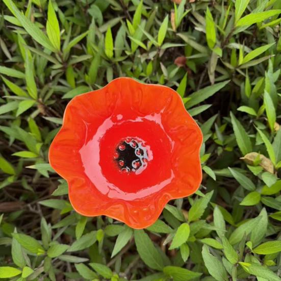 Handmade Flower Garden Stake Ground Insert Bee Butterfly Watering Station Decorative Bird Bath Pollinator Drinking Bowl for Outdoor Yard Lawn Decor