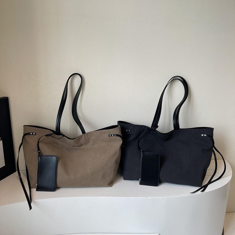 Canvas Tote Bag For Women With Magnetic Closure And Inner Pockets For Daily Use