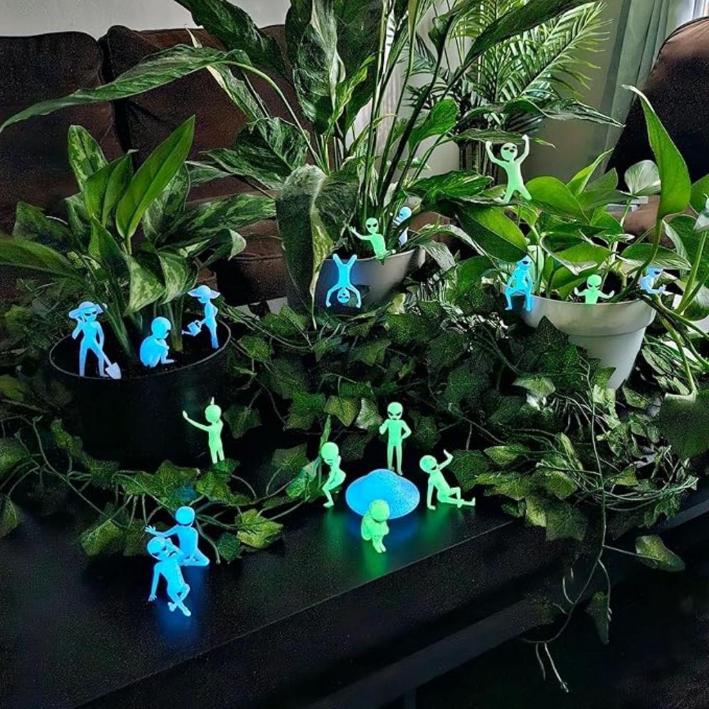 Glow in The Dark Alien Planter Tree Spirits Plant Accessory Miniature Luminous Garden Ghost Decor,Outside Indoor Outdoor Patio Lawn Yard Decoration