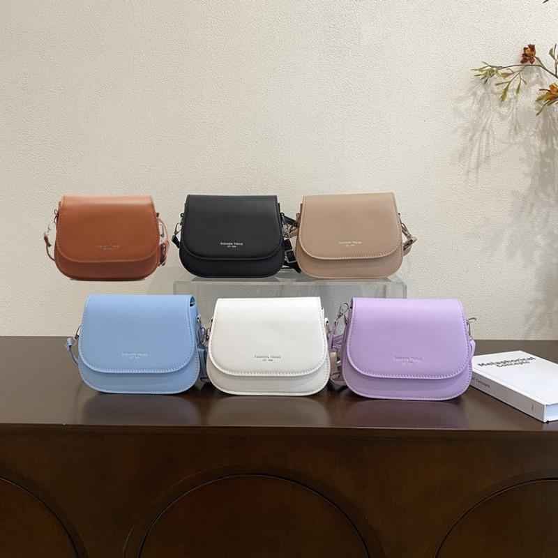 Niche design sense bag women's new Korean version shoulder messenger bag cute contrasting color jk small square bag
