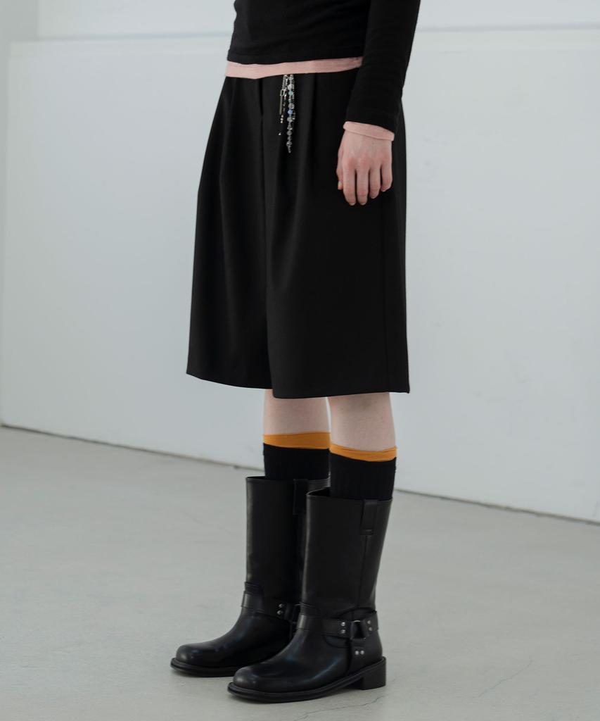 Mosyupamosyu Double-Pleat Bermuda Pants [Black]