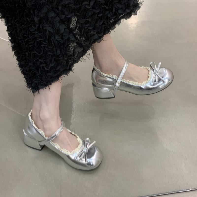 

Small leather shoes women s new summer thick heel high heels with skirt Mary Jane women s shoes beautiful single shoes 40 серебряный
