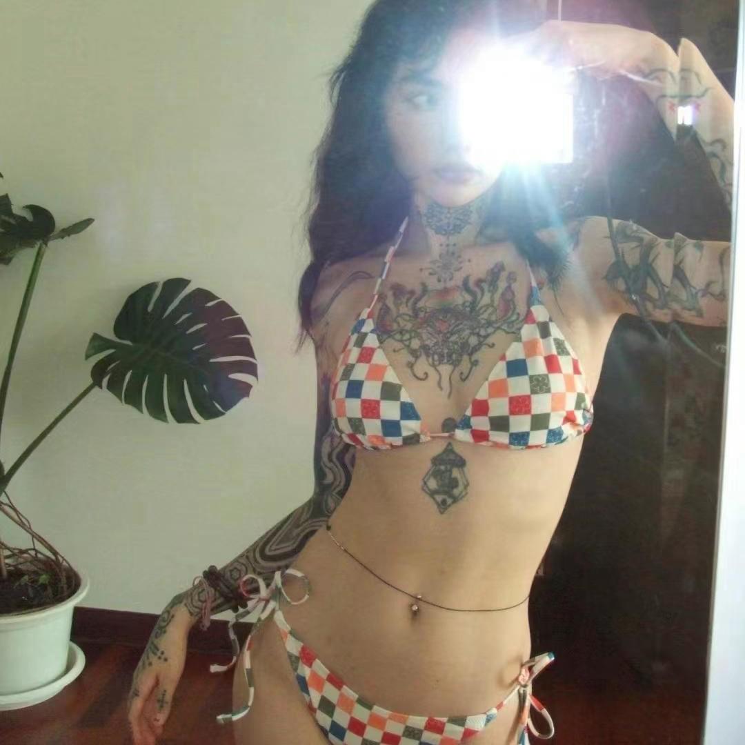 

High-End Women s Plaid Bikini – Pure Desire Lattice Style, Small Chest Gathering, Perfect for Vacation and Resort Wear. Medium