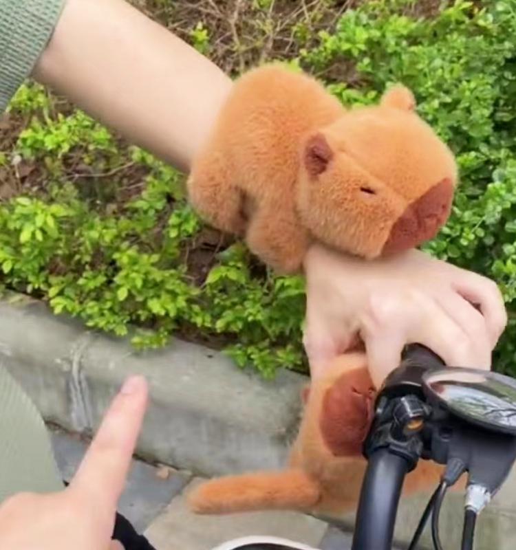 Plyšový plyšový plyšový zvířátko Kawaii Kapybara kroužek na ruku Náramek Kid Funny Toys