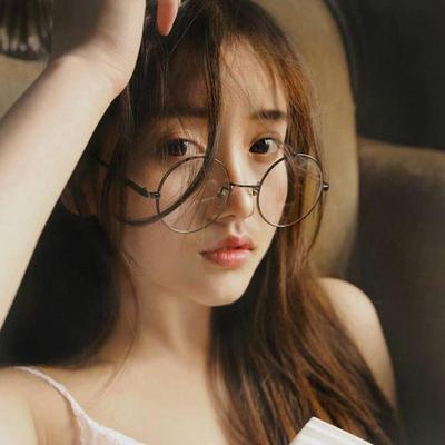 Retro Round Eyeglass Frames: Trendy Korean Style for Men & Women, Full-Rim Metal Design, Ideal for Myopia or Decorative Use.