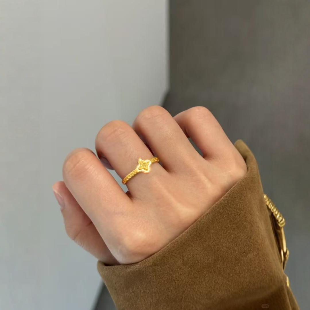 Женское открытое кольцо-звезда с четырьмя лучами в стиле Xiaohongshu - Универсальное, Стильное, Высококачественное ювелирное изделие