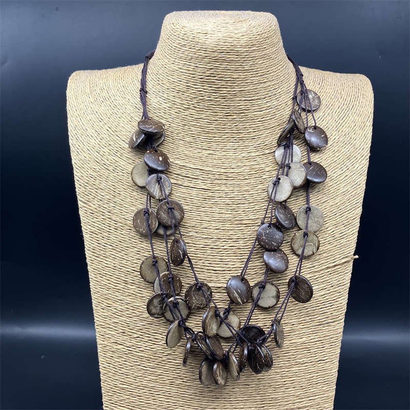 

Пляжное ожерелье Женское ожерелье Антиаллергенное украшение Деревянное длинное Богемное ретро-стиль 62cm коричневый