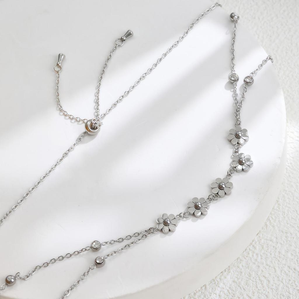 Niche Design Small Daisy Zircon Necklace Titanium Steel Necklace Stacked Collarbone Chain Women Do Not Fade
