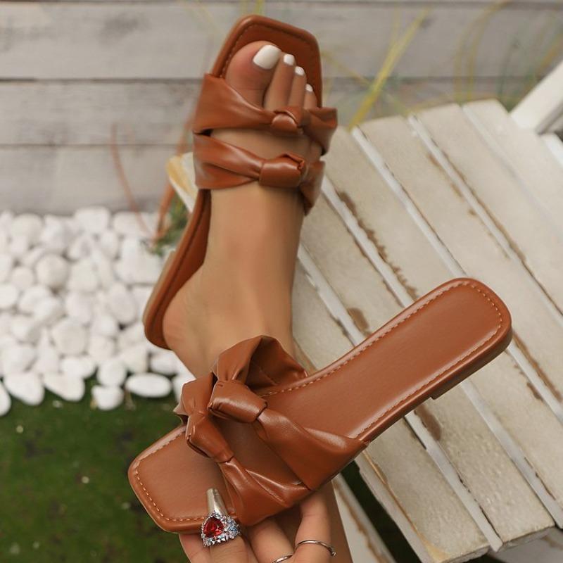 Summer Women Slippers 2026 New Luxury Flat Slippers Outdoor Beach Trend Sandals Brand Designer Shoes Woman Big Size Slides Women