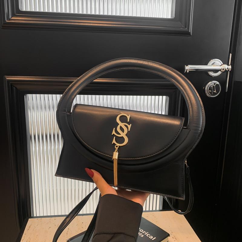 

Персонализированная и креативная маленькая женская сумка 2024 года, новая модная полукруглая портативная маленькая квадратная сумка, популярная сумка-мессенджер через плечо чёрный