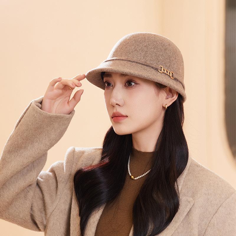 

Hat Women s Autumn and Winter Wool Wool Versatile Basin Hat Chain Felt Hat Warm New Equestrian Hat M（56-58cm）