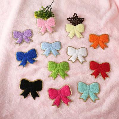 Podle výšivky, Nálepka na látku s výšivkou, Razítko s počítačovou výšivkou, Barevná všestranná mašle, Samolepicí, Oblečení bez žehlení