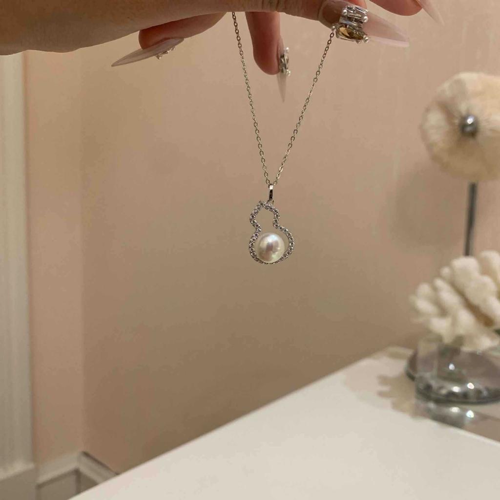 Pearl Gourd Necklace Women's Niche Light Luxury Fashion High Sense of the Same Pearl Pendant Necklace