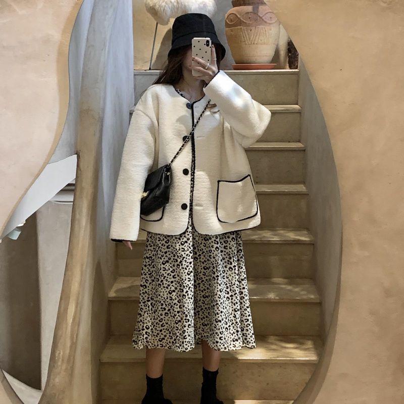 Women's Korean Style Lambswool Color Block Coat: Loose Fit, Contrast Stitching, Round Neck, Button Cardigan with Pockets, Long Sleeves.