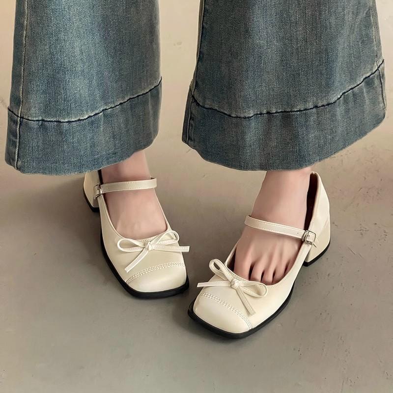 Fashion flat-soled single shoes women's new spring shallow mouth pointed tip laden shoes small fragrant temperament black Mary Jane evening shoes