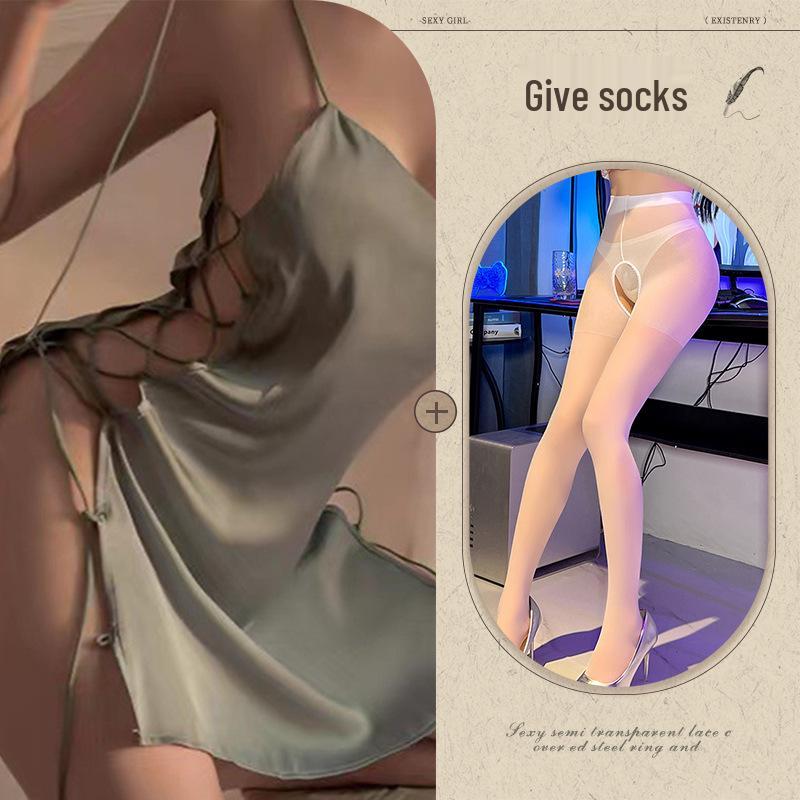 Seidiges Sexy Schnür-Nachthemd: Damen Dessous- & Pyjama-Set mit Seitenschlitz