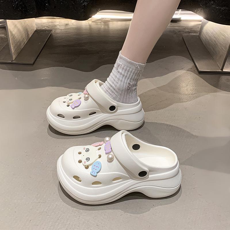 Thick-soled Cute Cartoon Fish Hole Shoes Women's 2025 Spring and Summer Fashion Wear Comfortable Stepping On Shit Bag Head Slippers
