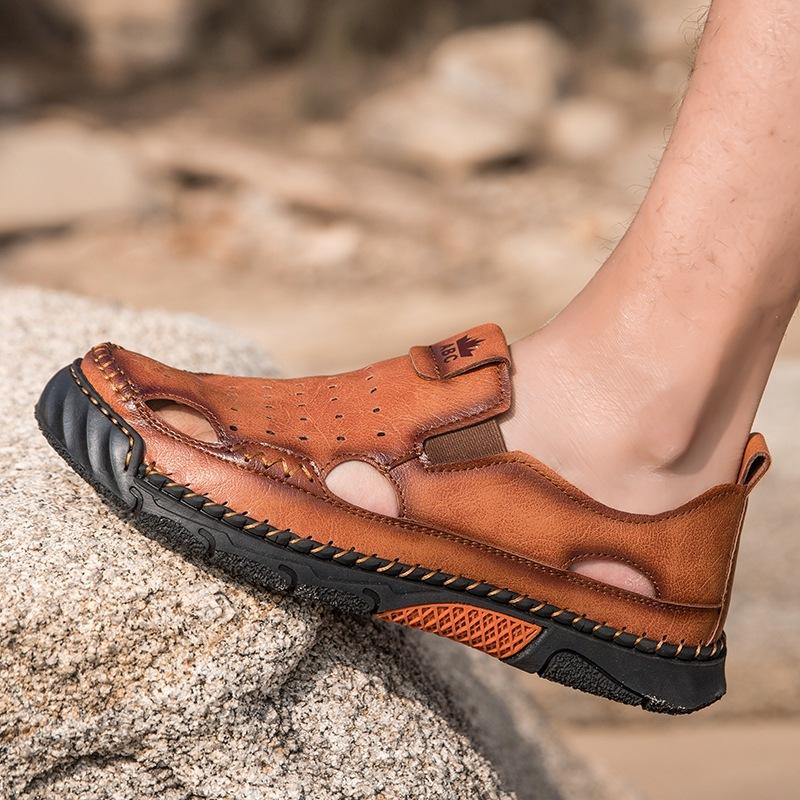 New Handmade Summer Sandals Men Breathable Leather Shoes Man Outdoor Men Sandals Antiskid Beach Sandals Hollow Shoes Fashion