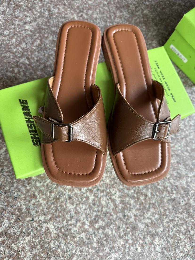 

European and American foreign trade flat-bottomed slippers women s 2025 summer new square head belt buckle Internet celebrity beach slippers 42 коричневий