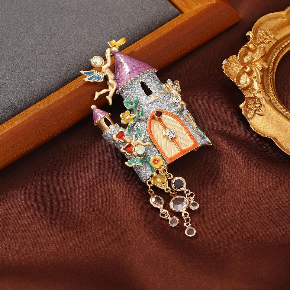 Spilla medievale vintage fantasy da favola, da donna, moda pesante, leggera, di lusso, con nappa, ciondolo, spilla da cappotto