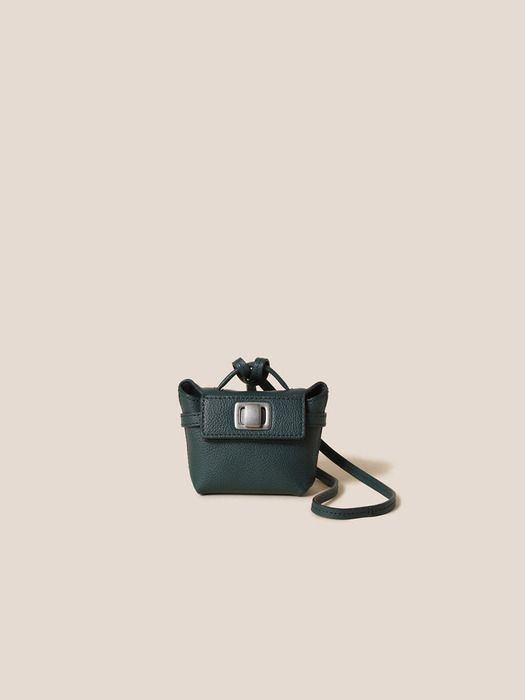 CROWN Facade Noa Airpod Charm_RCAEX25141GRD