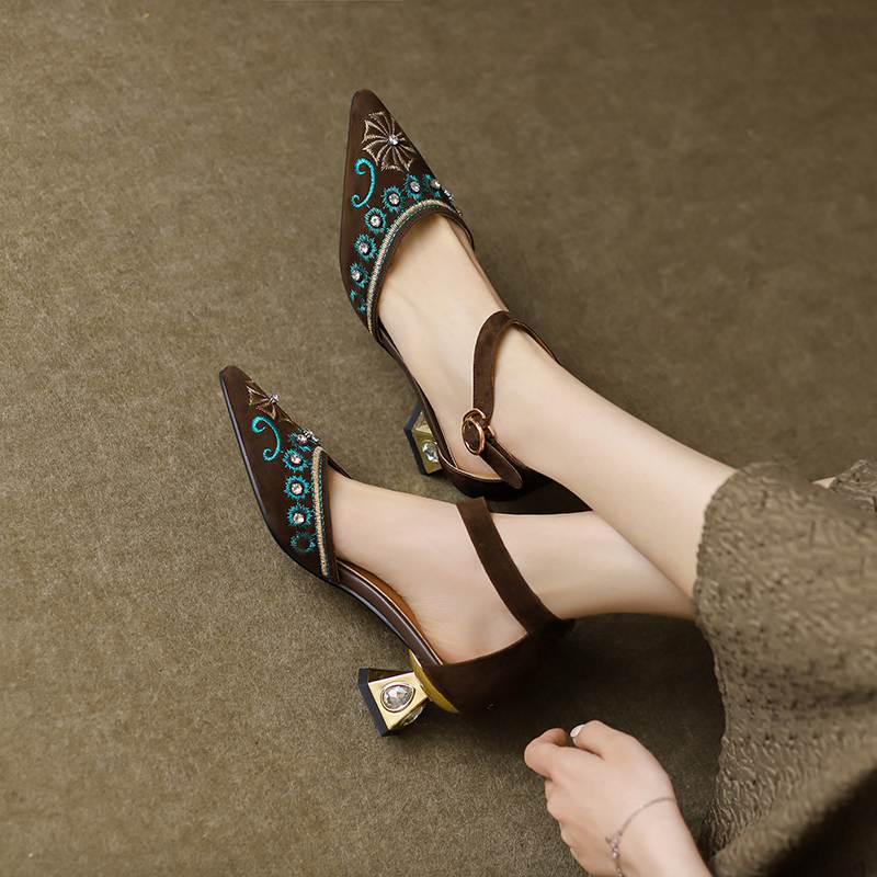 

Krazing Pot Замшевые босоножки весна-лето размер 43 размер 42 женские туфли на каблуках с кристаллами женские туфли-лодочки с острым носком и ромбовидной вышивкой 43 кофейный