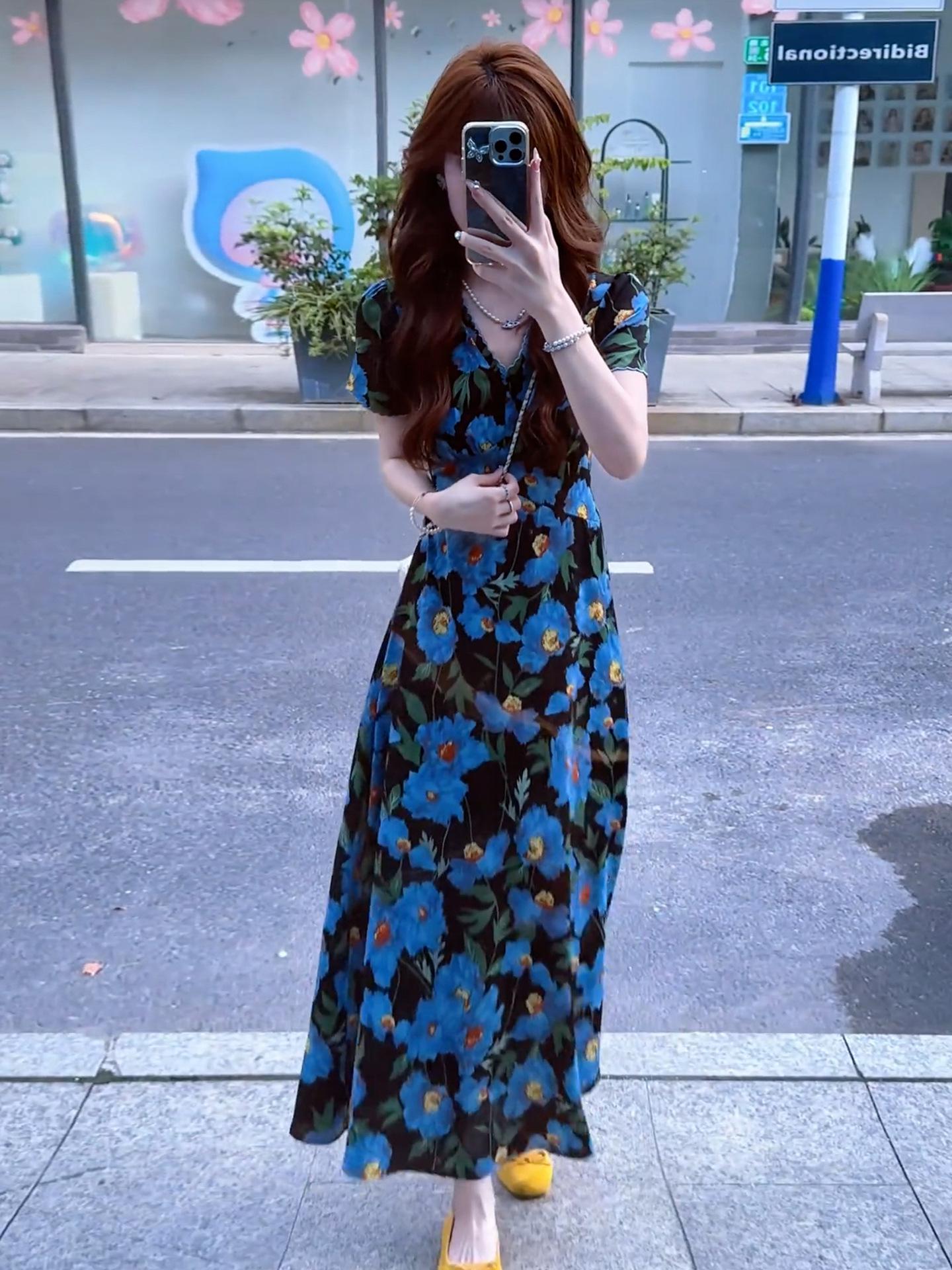 

Women s Elegant Floral V-Neck A-Line Long Dress with Bubble Sleeves - Summer Beach Vacation Style, High-End Feel, Waist-Cinched Medium синий