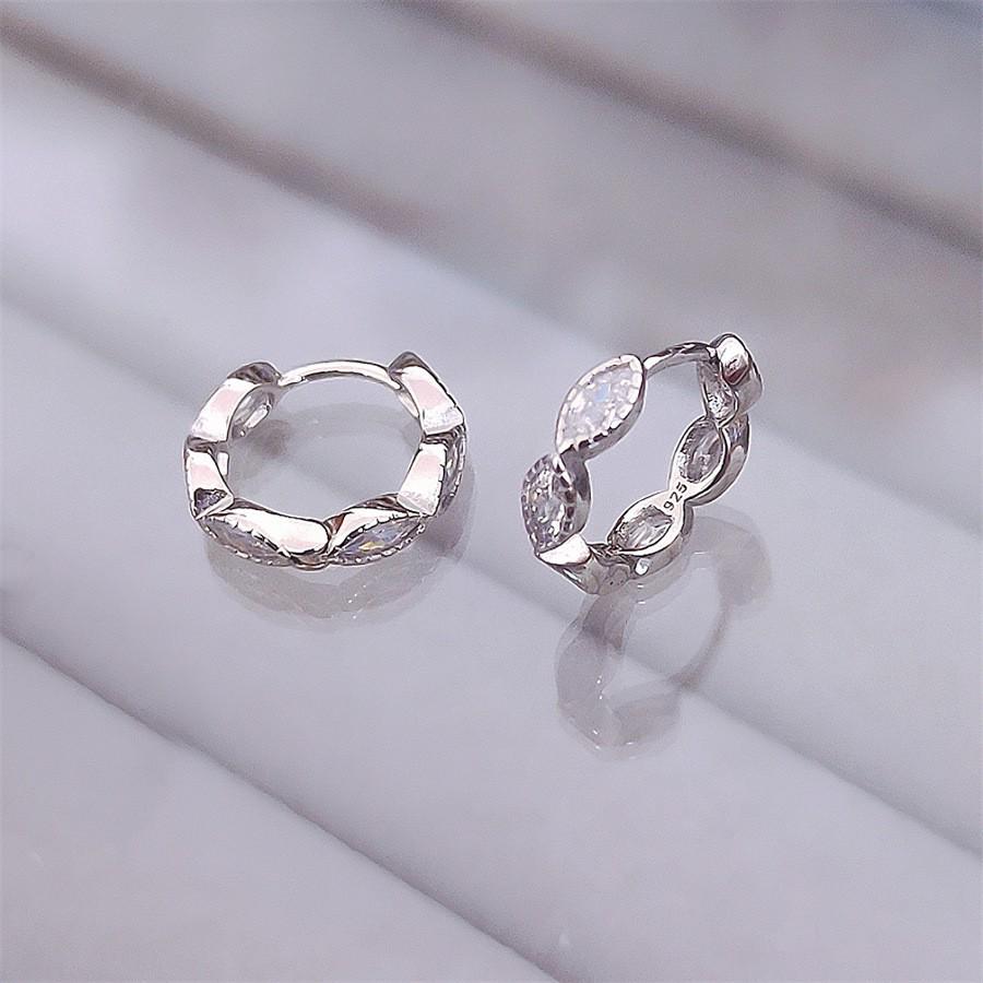 Minimalist Horse Eye Cubic Zirconia Geometric Ear Cuff with Rhinestone Inlay