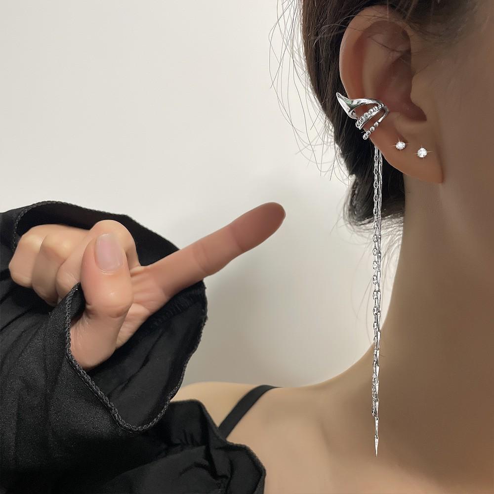 Elegant Tassel Ear Cuffs for Non-Pierced Ears - Luxe, Face-Slimming, Trendy Elf-Inspired Chain Design.