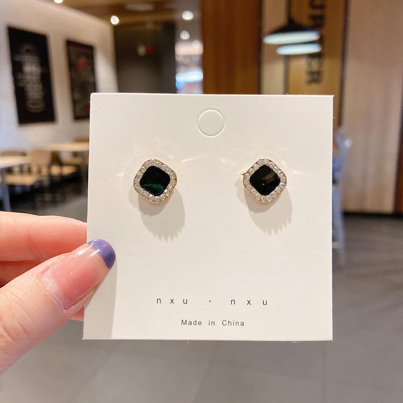 Women's High-End Plain Hoop Earrings: Light Luxury Ear Drops & Studs, Niche Design for Autumn/Winter.
