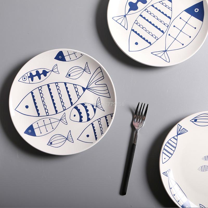 Piatto Creativo in Ceramica Occidentale per Bistecca Dipinto a Mano con Motivo a Pesce Piatto Domestico di Alta Qualità da 8 Pollici Piatto Rotondo
