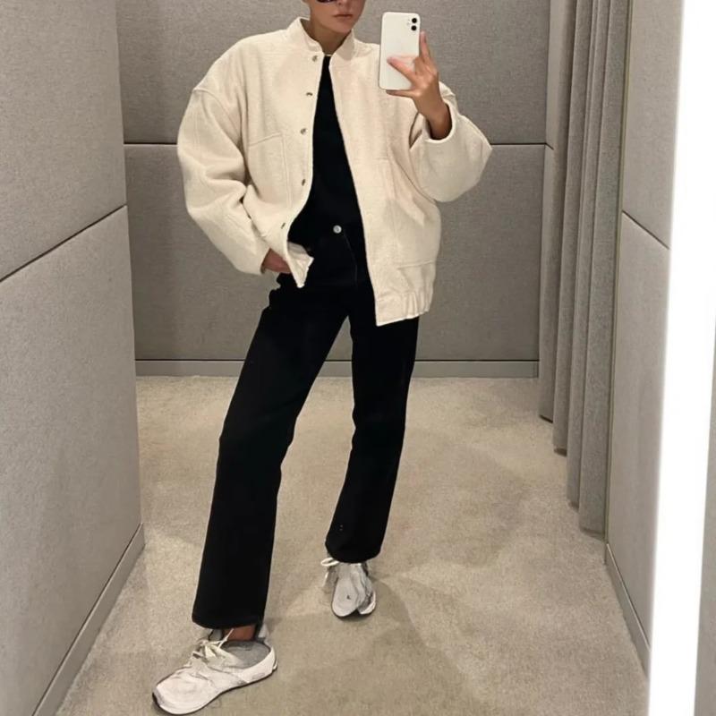 Женская новая свободная универсальная куртка-бомбер с карманами и декоративными скрытыми — фото 4