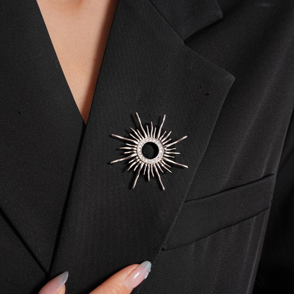 Vintage Zircon Sun Brooch Banquet Metal Glossy Brooch Long Hollow Sun Pin  Party