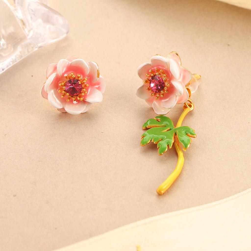 Retro diamond stud earrings irregular mini flower design Mori literary three-dimensional earrings enamel dripping oil court style