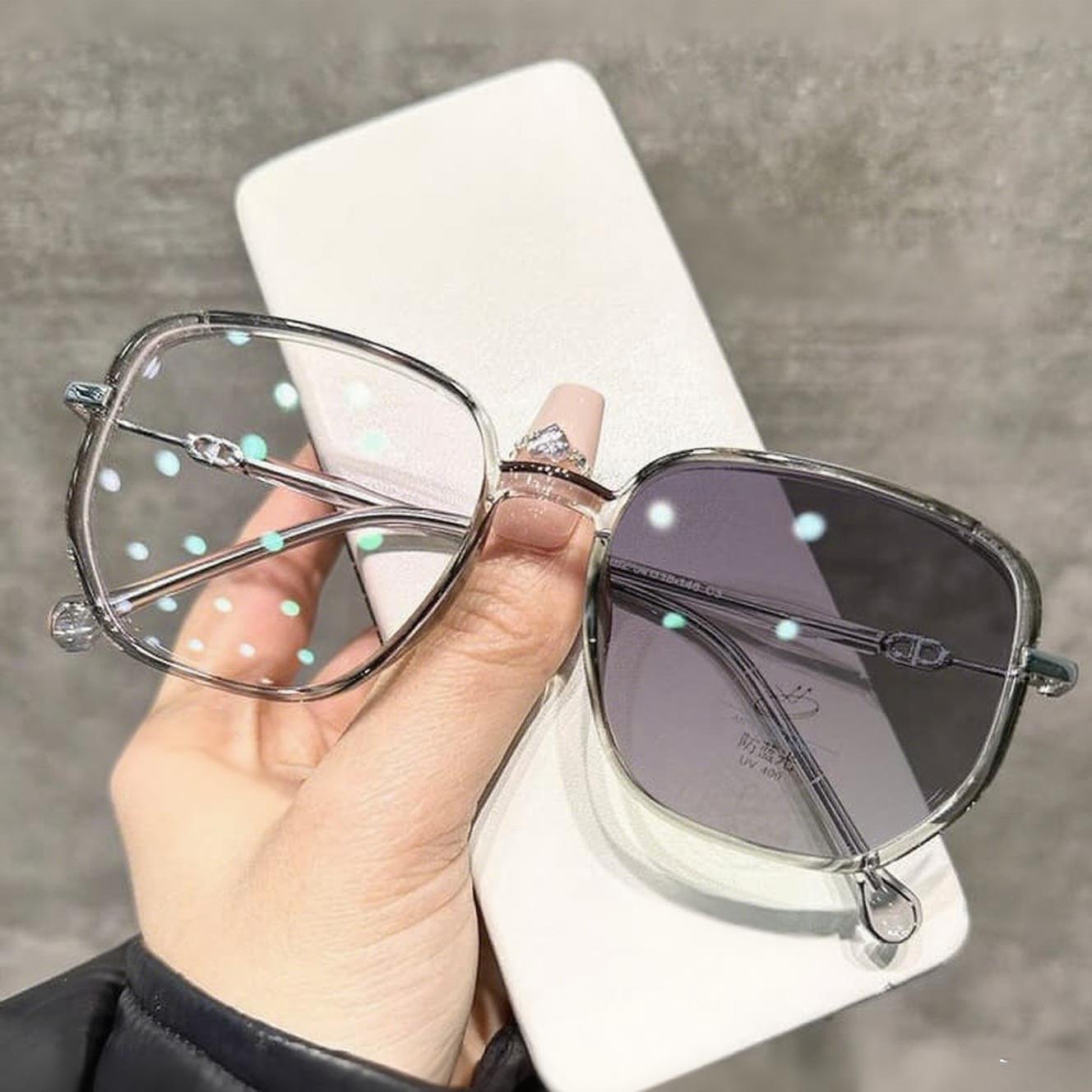 

D Letter Legs Pochromic Near sight Glasses for Women Oversized Sparkling Frame Eyewear Outdoor UV Protection Sunglasses -4.0 -1.0