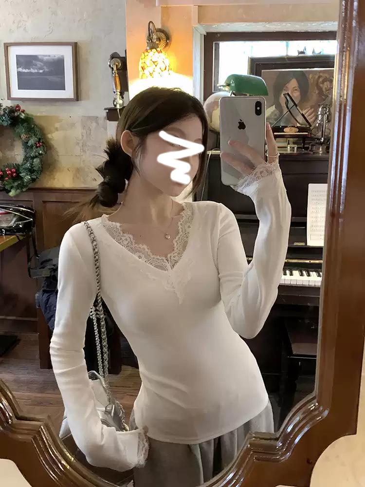 Korean Style Lace V-neck Long-sleeve Women's Top - Slim Fit, Autumn Niche Design