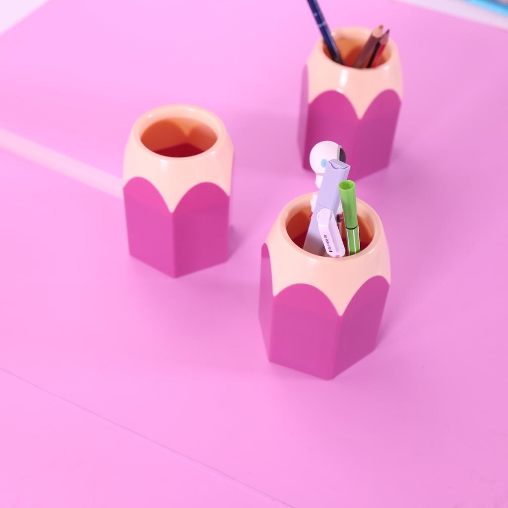 Minimalist Pencil-Shaped Stationery Storage Container for The Back-To-School Season, a Colorful Plastic Pen Holder for Students' Desks, Sold Individua