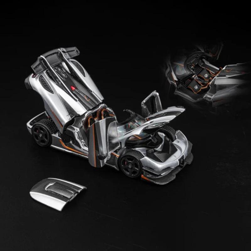 

DCM 1:64 for ONE1 alloy fully open simulation car model срібний