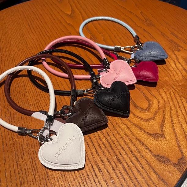 Internet-famous Cotton Leather Heart-woven Creative Keybag Pendants, Phone Chains, Personalized Charms, Phone Cases, Leather Cords