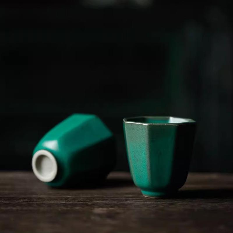 Keramik-Teeset, kleine Teetasse Meistertasse, einzelne Tasse Teeverkostungstasse, grobe Keramiktasse, einzelne Retro-Dufttasse.