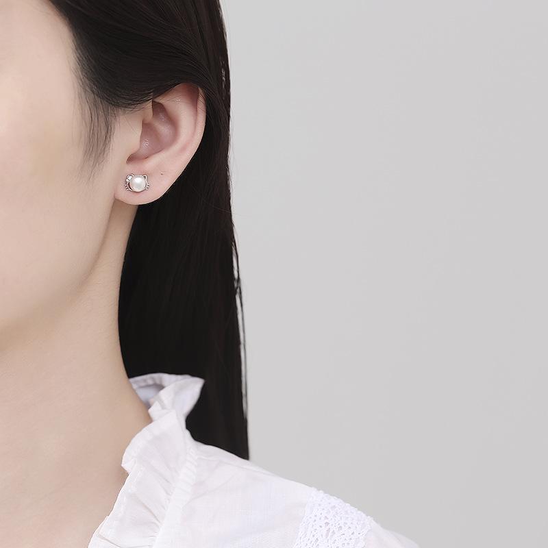 Stud Earrings Cute Cat Small Exquisite Earrings Temperament Light Luxury Tremella Decoration Women