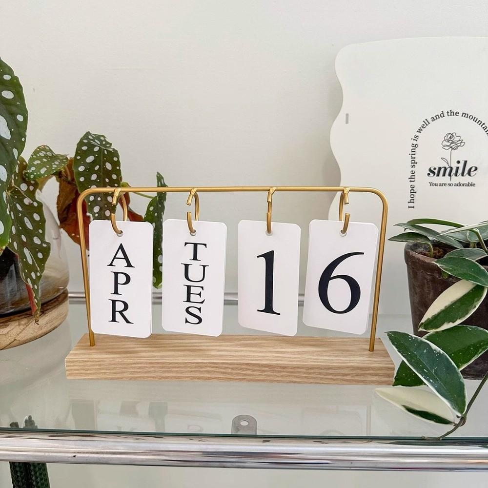 Wooden Desktop Flip Calendar Vintage Creative Series Standing Calendar Turn Page Design Date Display Wooden Calendar