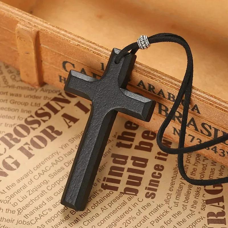 Personality Trendy Cool Gothic Wood Cross Pendant Necklace for Women Men Vintage Hip Hop Y2k Necklace Party Jewelry Gift