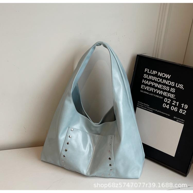 European and American Retro Rivet Locomotive Bag Single Shoulder Underarm Bag Fashionable Versatile Large Capacity Portable Tote Bag