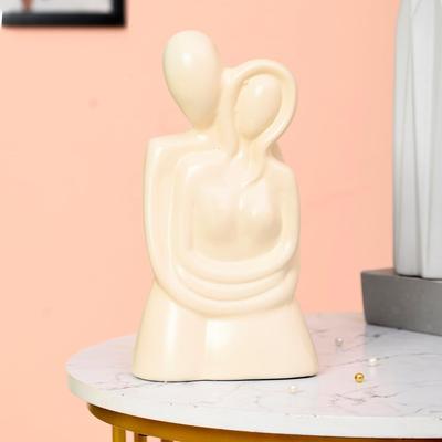 Bellissima statua di coppia romantica | Decorazione per la casa in ceramica (Confezione da 1, colore bianco sporco)