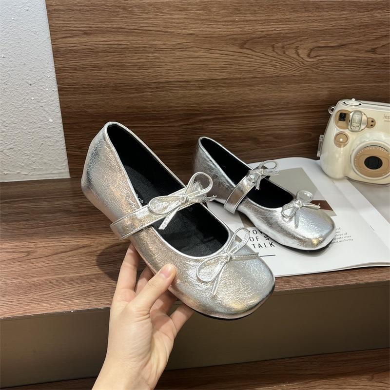 Round Head Inner Height Increase Of 3 Cm Shallow Mouth Single Shoes Celebrity Bow Double Buckle Belt Temperament Doudou Shoes