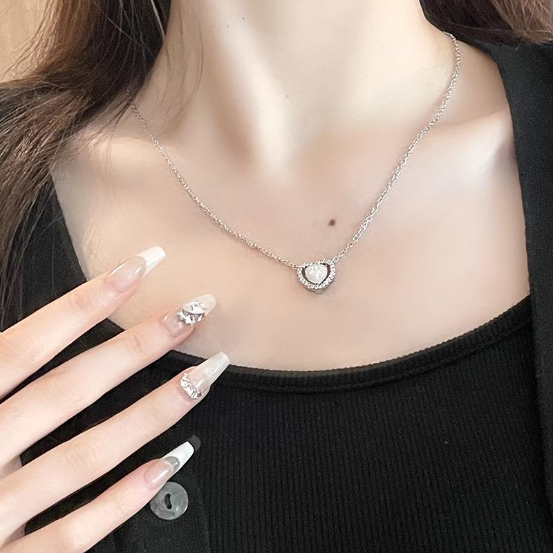 Love Imitation Opal Stone Necklace Women'S Light Luxury Niche Design Sense Year Fashion Gemstone Zircon Women