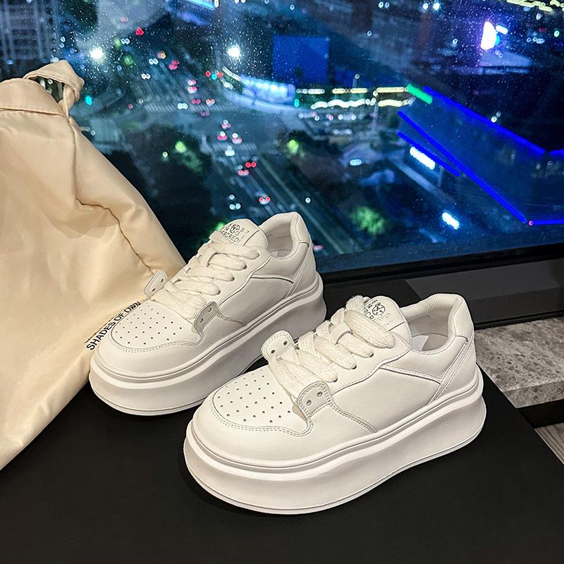 

Туфли женские на платформе конфетного цвета 2025 осень новые, модные, универсальные, с темпераментом, удобные, повседневные, спортивные туфли 35 белый